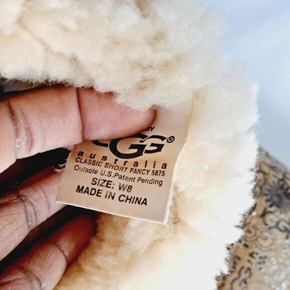 UGG   - Picture 11 of 15